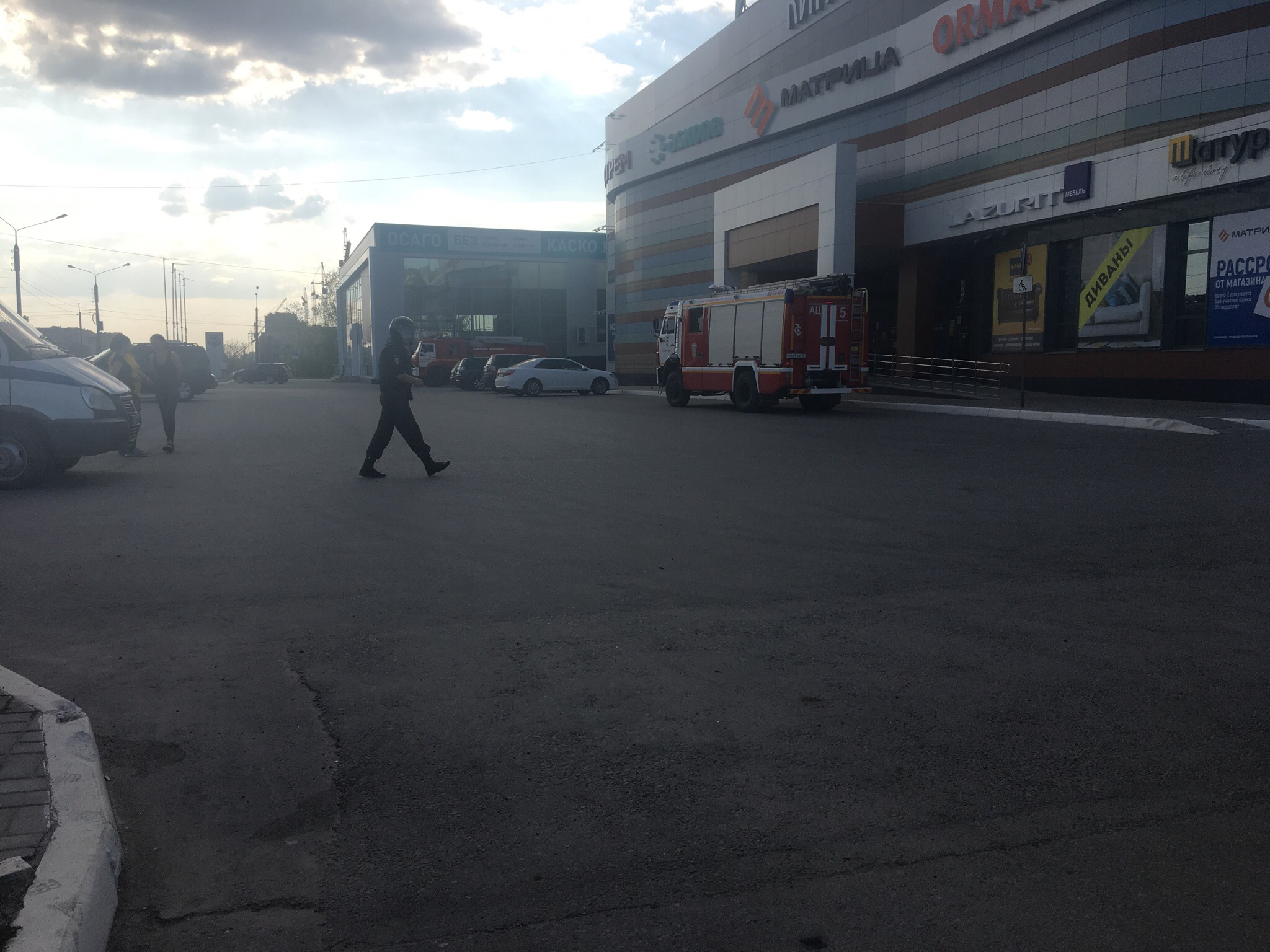 В Йошкар-Оле «заминировали» два торговых центра: йошкаролинцев эвакуировали