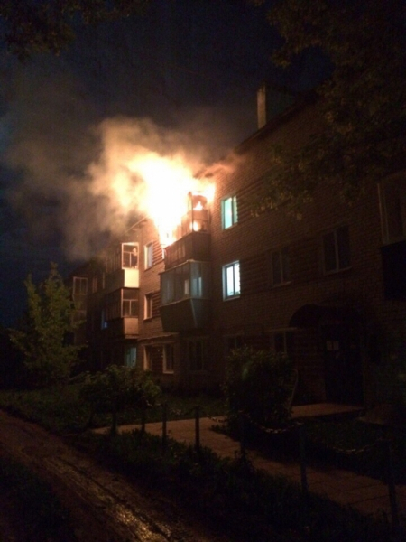 В Марий Эл соседи разбудили хозяйку квартиры, у которой горел балкон