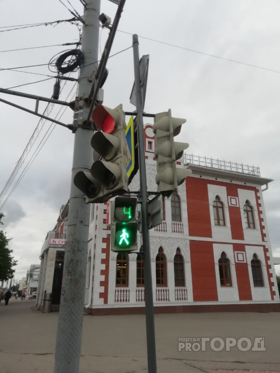В центре Йошкар-Олы на 8 часов отключат светофор