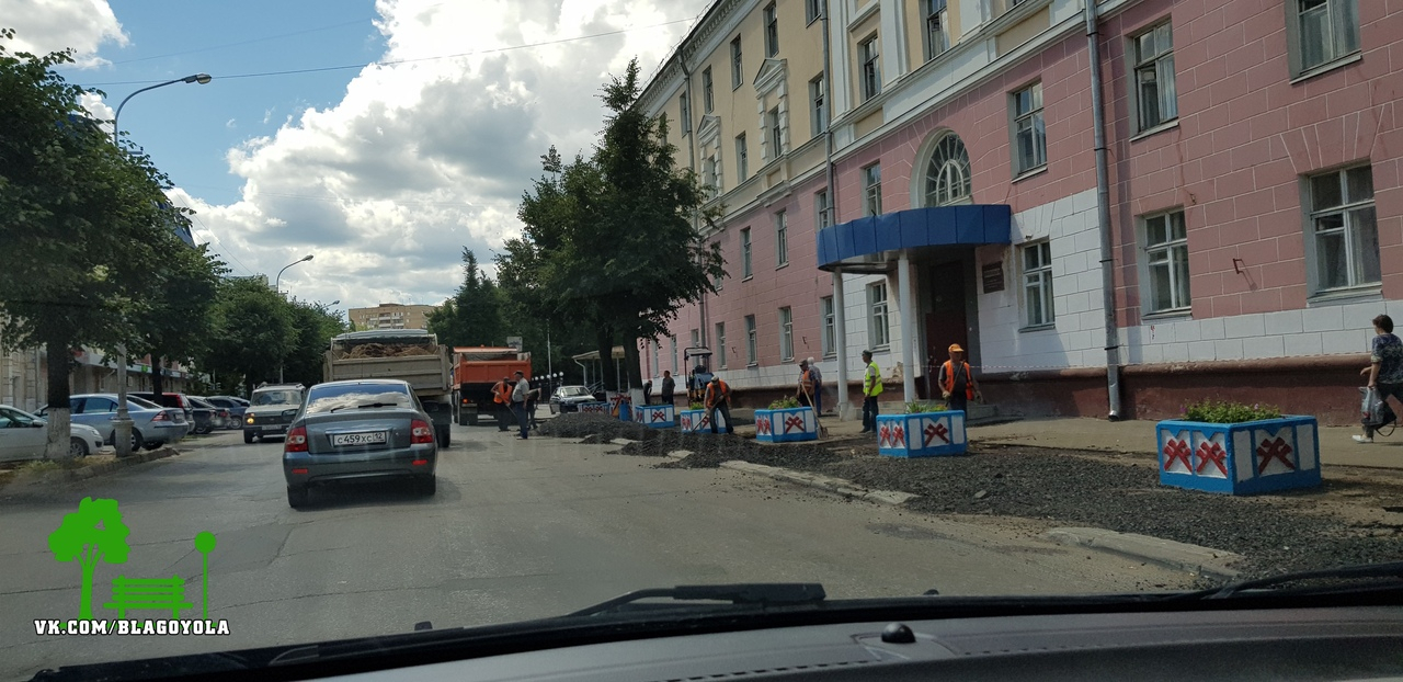 В Йошкар-Оле на Советской начали чинить разбитый тротуар