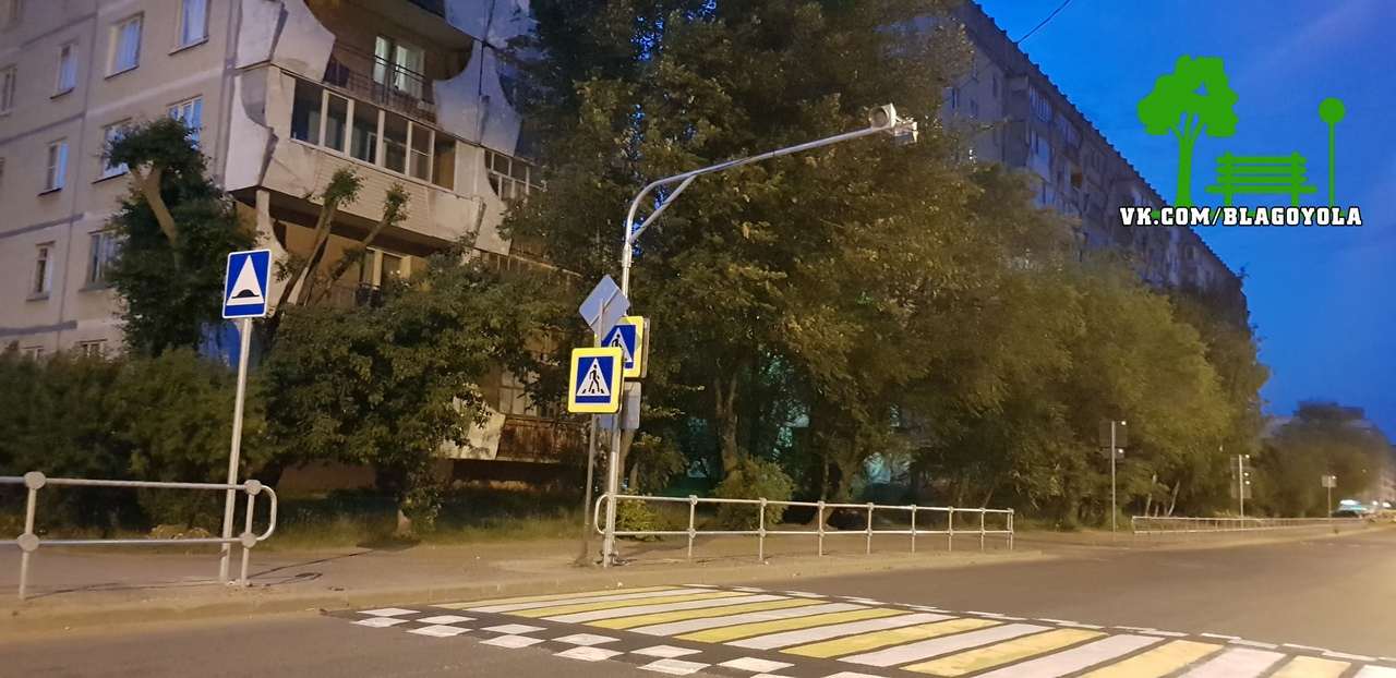 Фото дня: на улице Йошкар-Олы «столпились» дорожные знаки