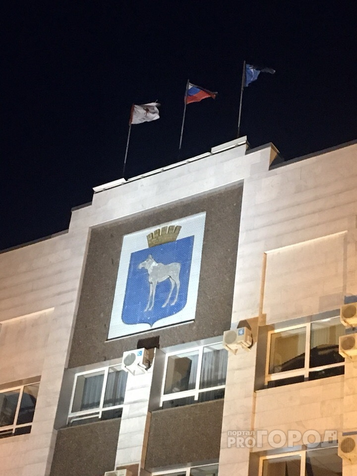 На здании администрации Йошкар-Олы «красуется» неправильный герб