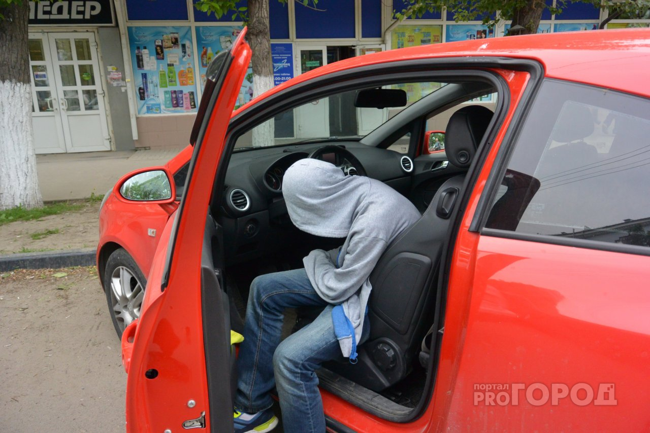 «Потянуло на сладенькое»: житель Марий Эл не дождался куртизанку по цене автомобиля
