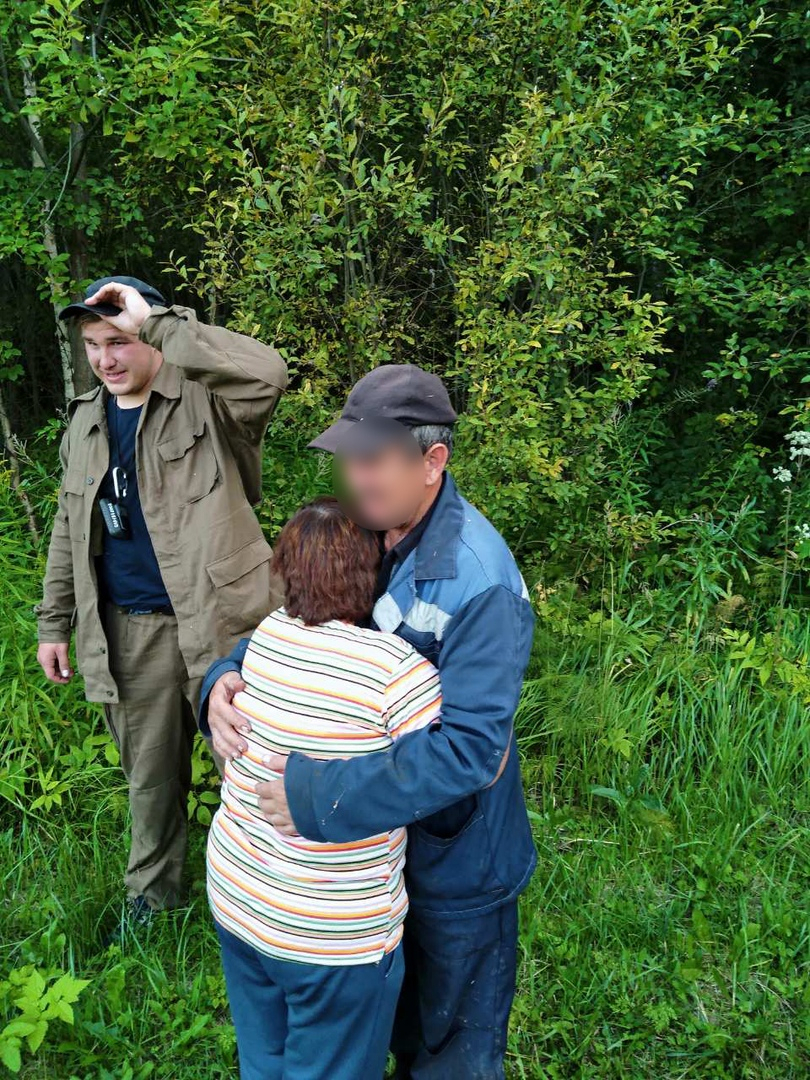 «Слезы счастья»: спасатели Марий Эл нашли грибника, который провел ночь в лесу