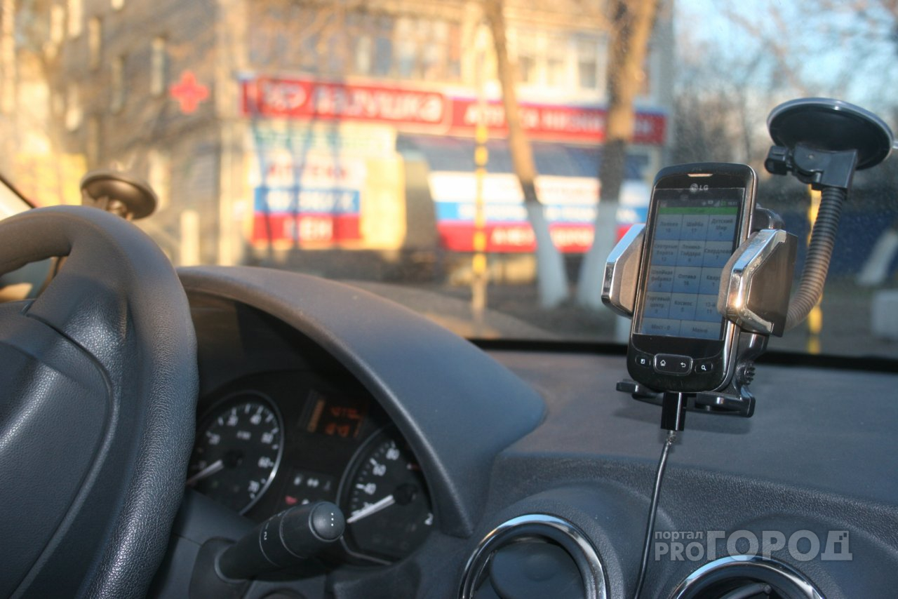 Новости России: таксистам хотят разрешить работать на себя