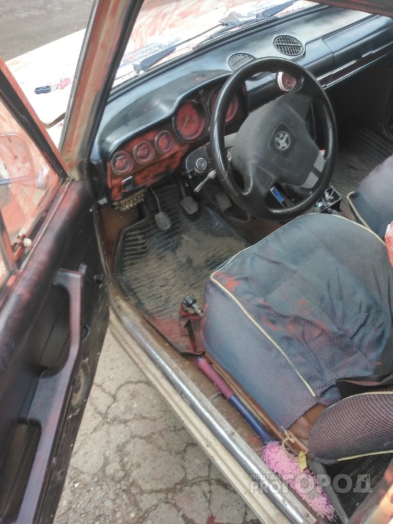 В Йошкар-Оле двое несовершеннолетних вскрыли и обокрали отечественную легковушку