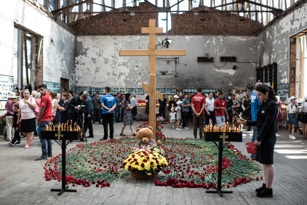 В Беслане вспомнили жертв теракта, произошедшего 15 лет назад