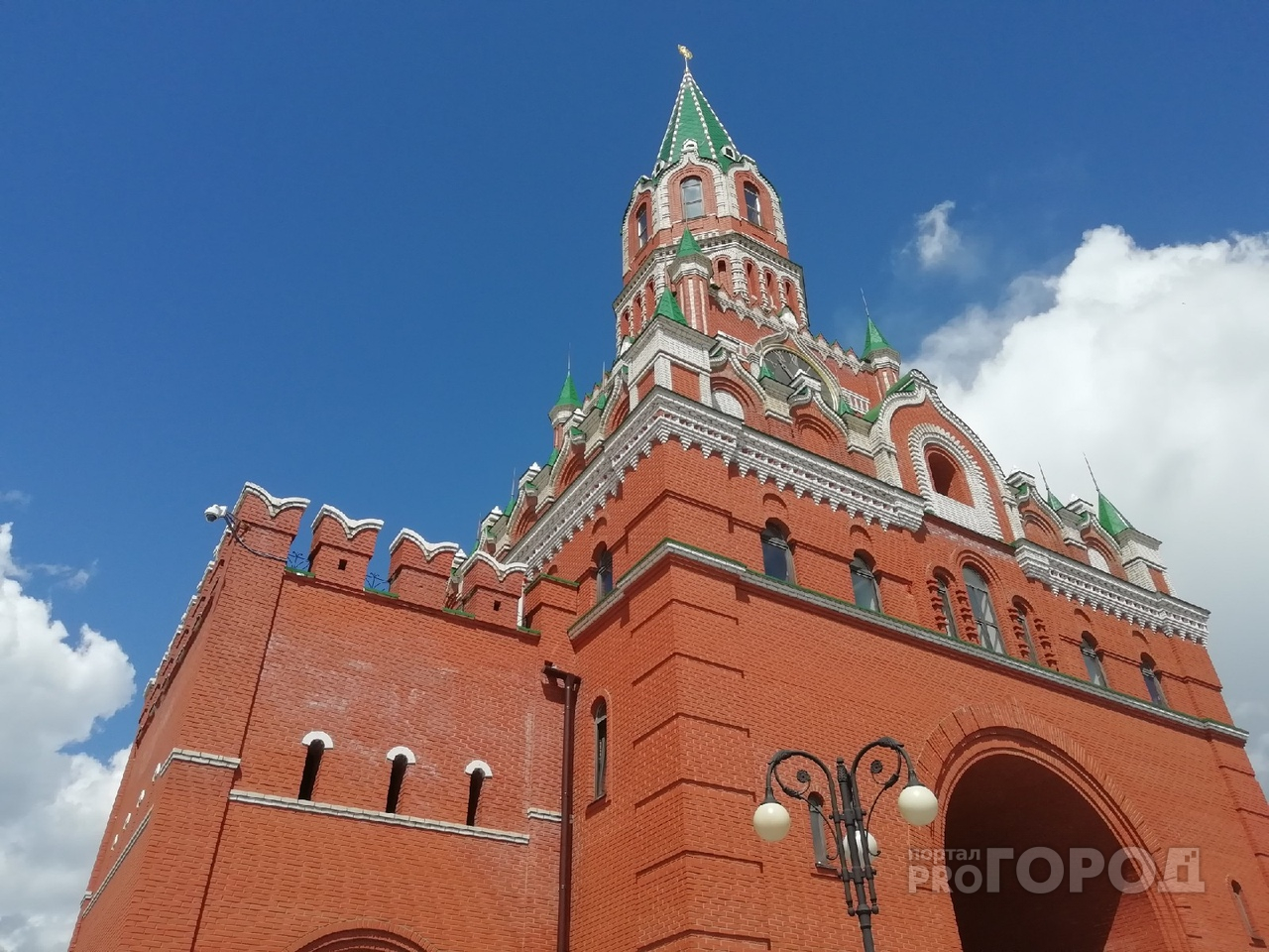 Йошкар-Ола за вчера: полуголая девочка на обочине, жизнь помощников  депутатов станет лучше и исчезнувшие вещи Йошкар-Ола сентябрь 2019