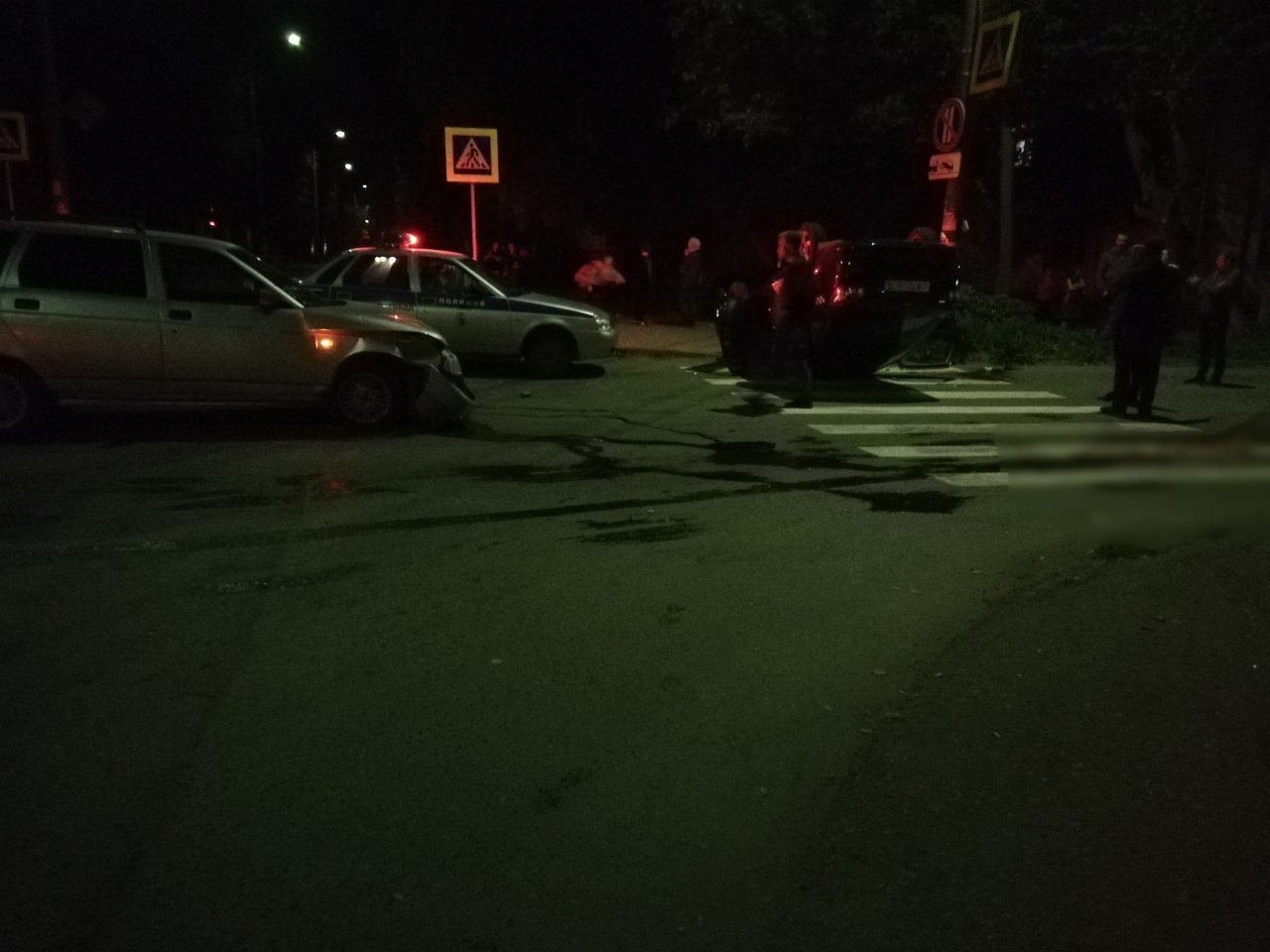 Очевидец о ночном ДТП в Йошкар-Оле: «Раненный водитель вылез из перевернутой легковушки»