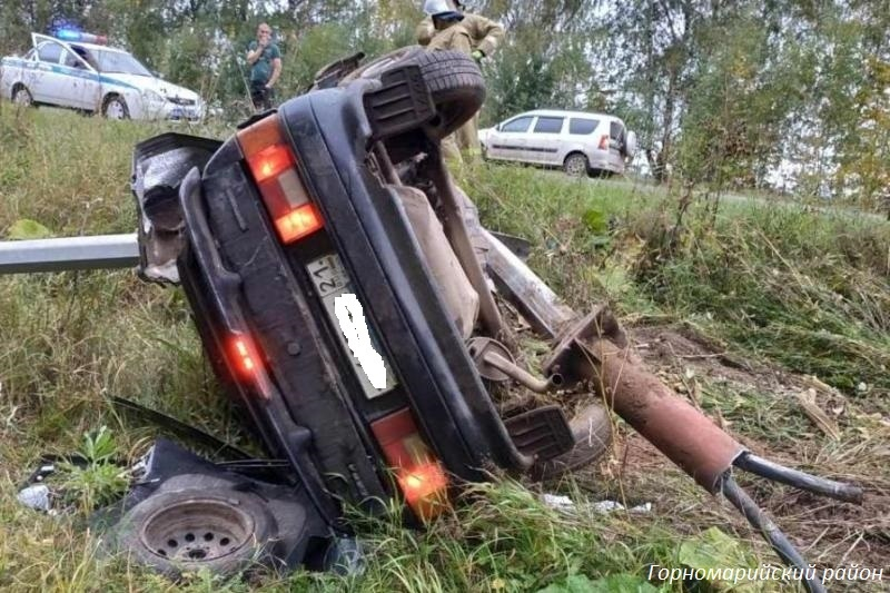 Водитель и пассажир скончались: около Козьмодемьянска«четырнадцатая» улетела в кювет