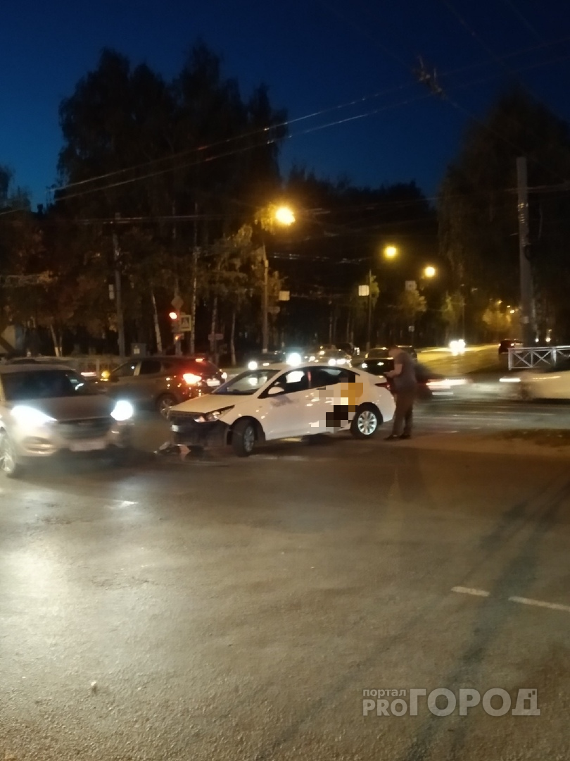 Йошкаролинец об аварии с участием такси: «Водитель слишком сильно высунул "морду" вперед»