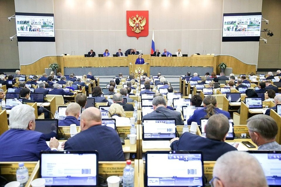 В Госдуме предложили "сажать" чиновников за оскорбление простых граждан