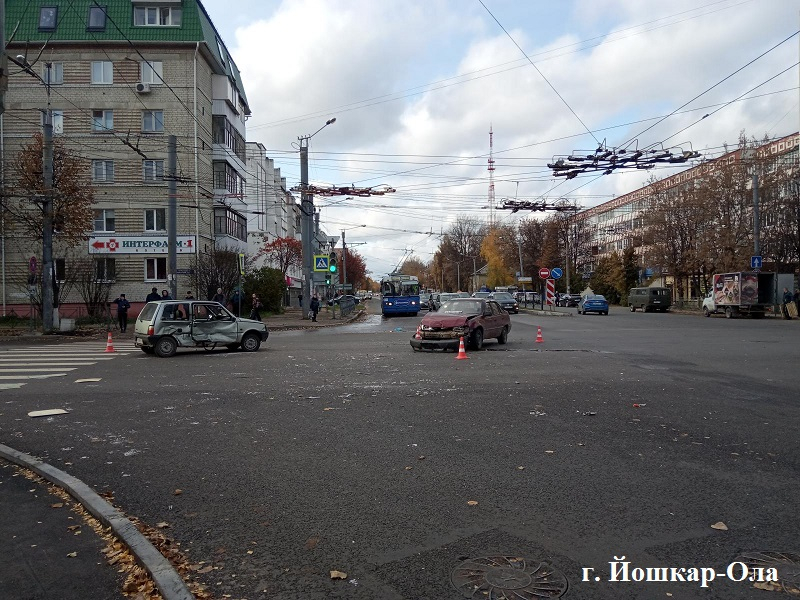 Жесткое ДТП на перекрестке Первомайской-Красноармейской в Йошкар-Оле: кто виноват?