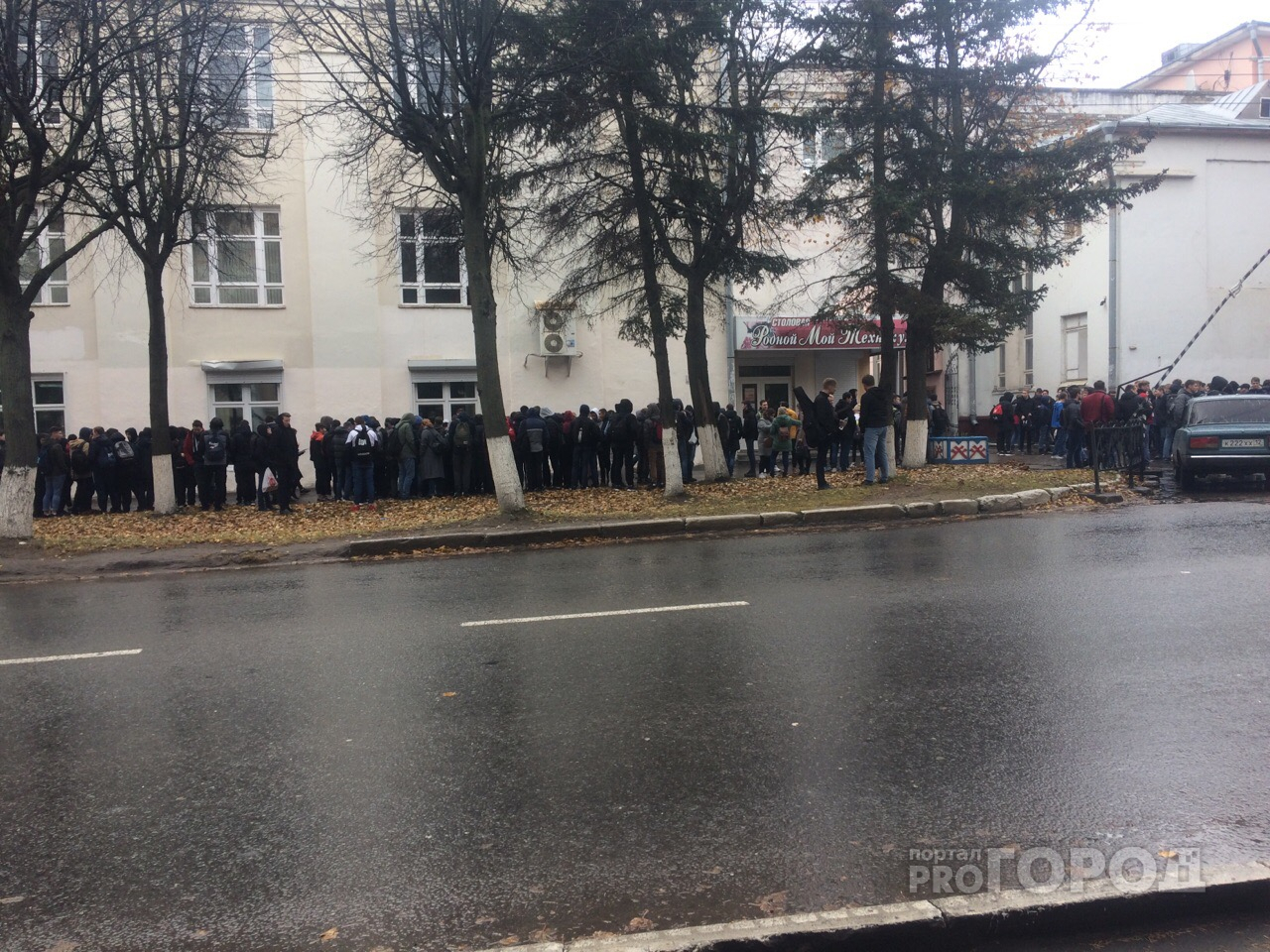 «Мы в панике ломанулись к выходу»: в Йошкар-Олинском техникуме эвакуировали студентов
