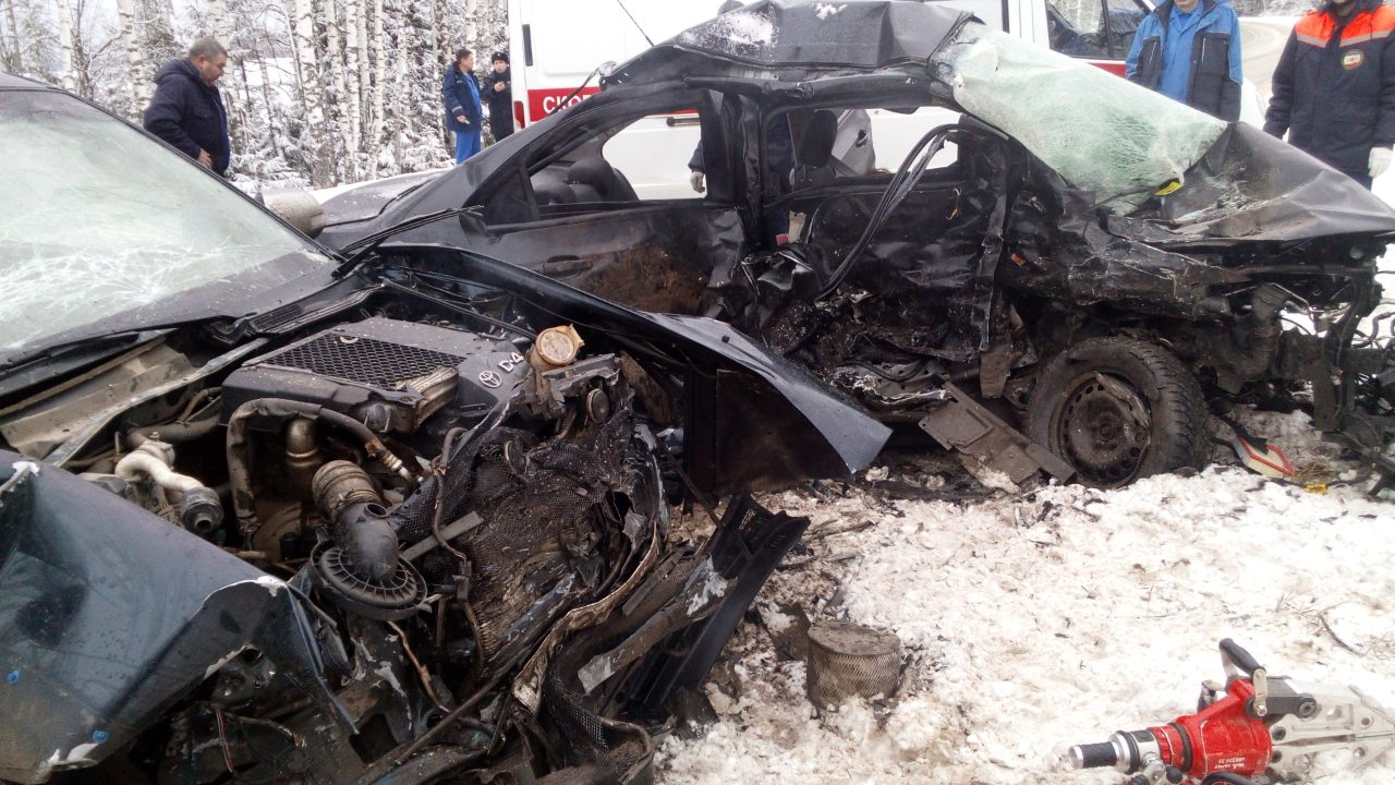 Смертельное ДТП на Оршанском тракте: спасателям пришлось извлекать тела погибших
