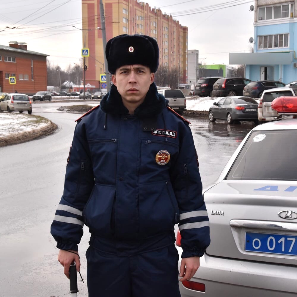 Герои нашего города: рискуя собственной жизнью, автоинспектор задержал подростка на ВАЗе