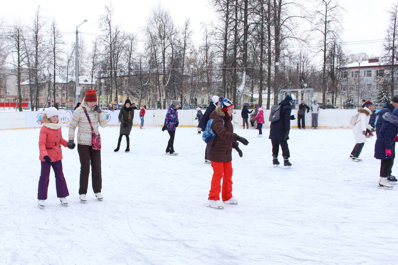 «Хотим кататься на площади Ленина!»: йошкаролинцы недовольны главным городским катком