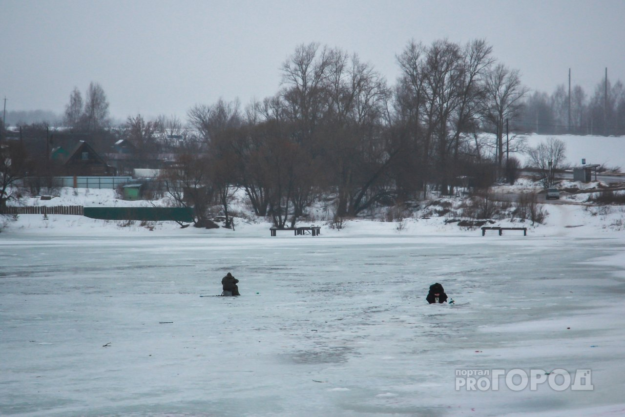 Спасатели Марий Эл помогли четырем москвичам, застрявшим во льдах Волги