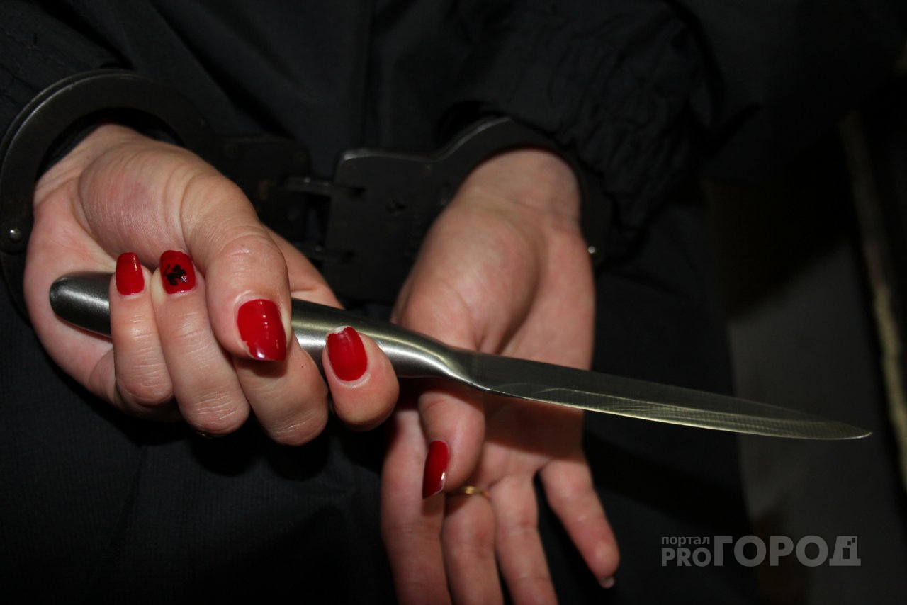 Жительница Марий Эл со злости пырнула ножом знакомого в живот