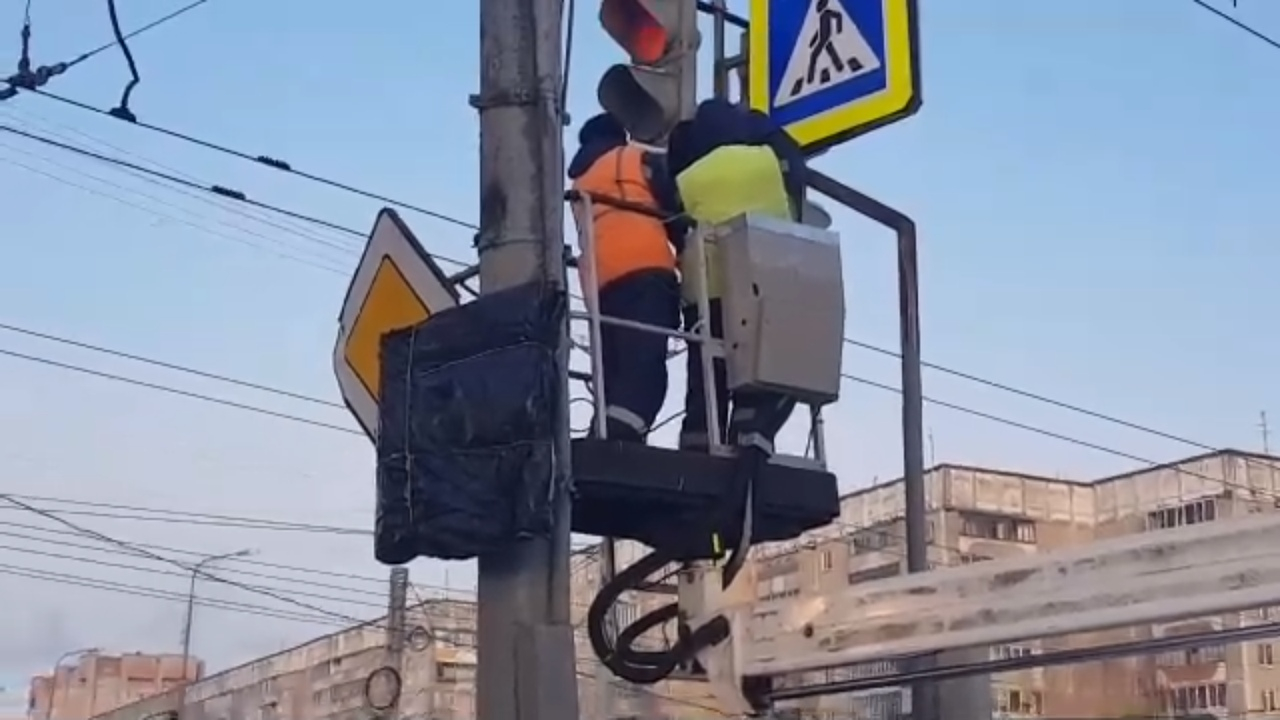 Светодиодный ограничитель скорости на Ленинском проспекте в Йошкар-Оле демонтируют