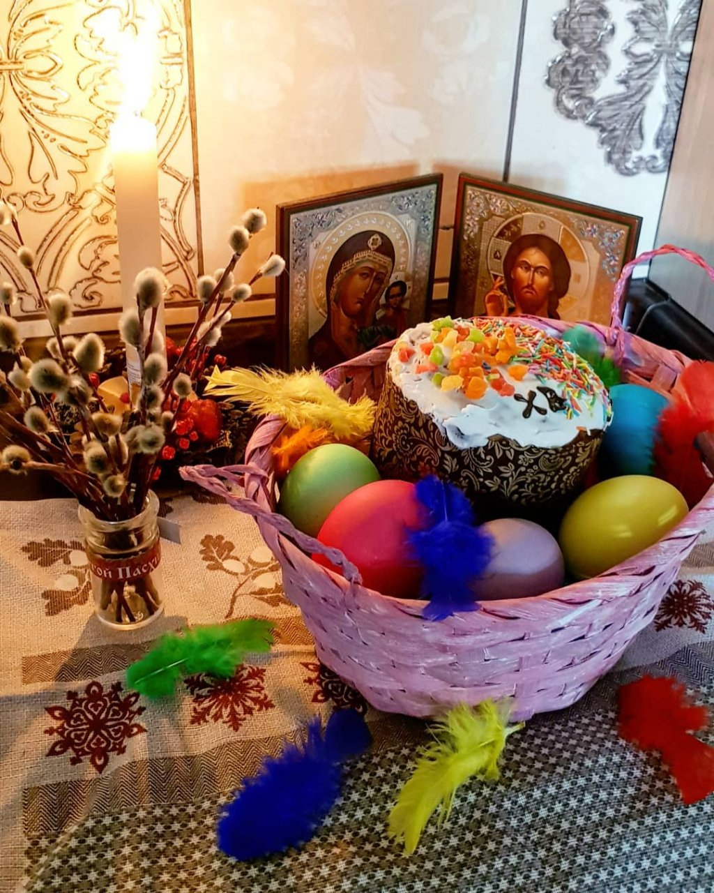 С посыпкой, кремом и из творога: йошкаролинцы делятся фотографиями праздничных куличей