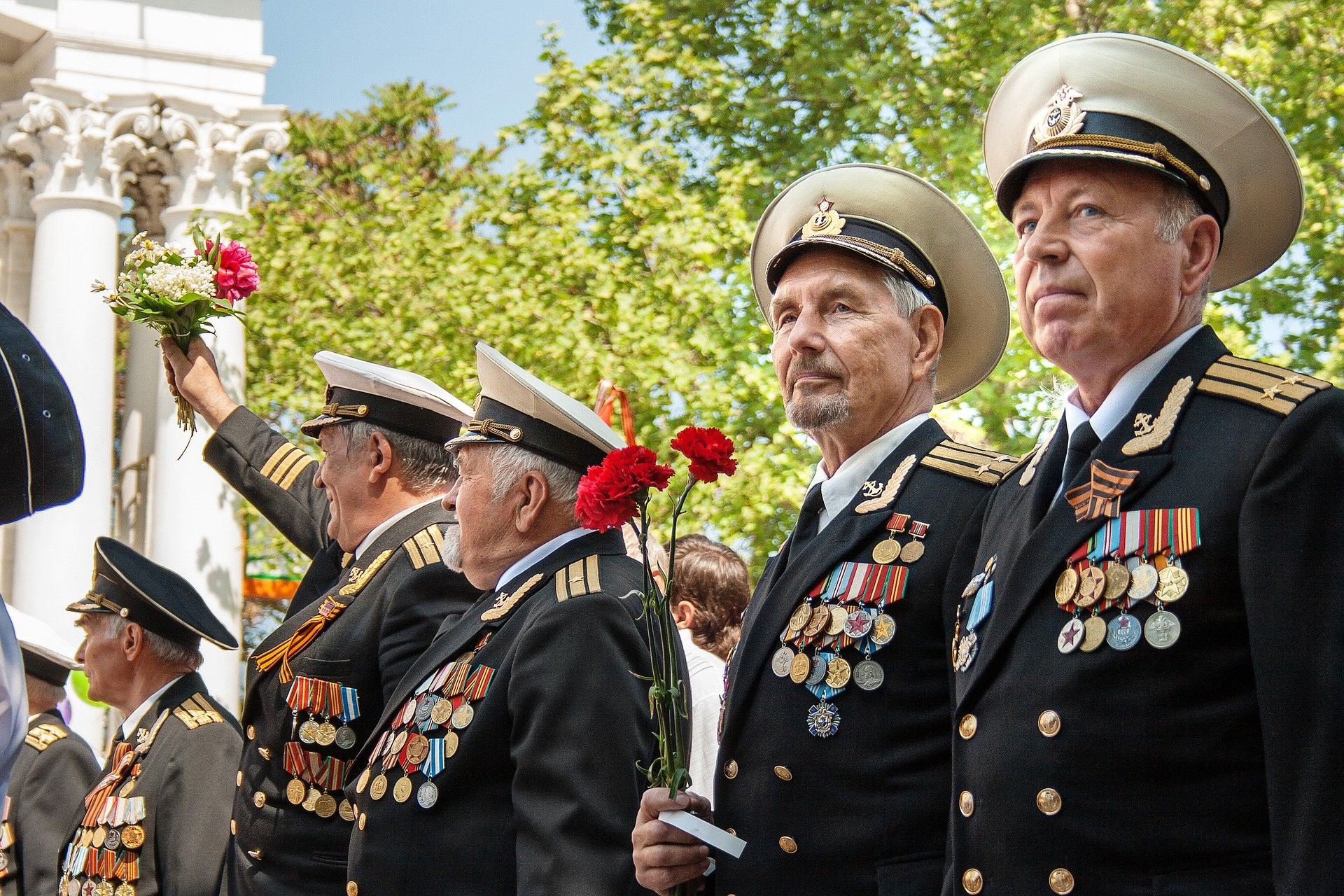 Ветеранов Великой Отечественной войны поздравят с 9 мая несмотря на ограничения