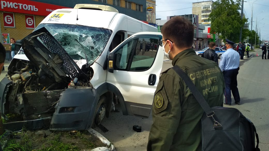 Полная история аварии в Йошкар-Оле, где маршрутка с пассажирами влетела в столб