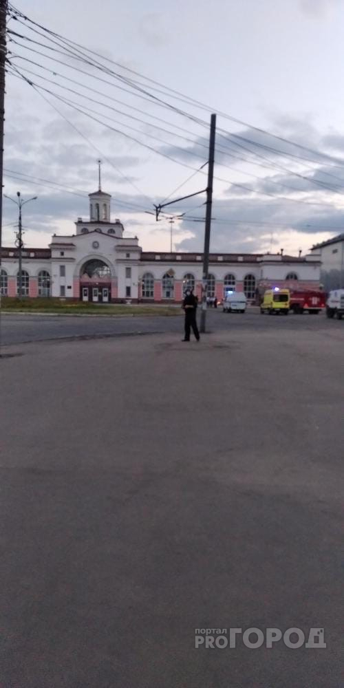 Йошкар-Олинский Ж/Д вокзал оцепили полицейские и росгвардия