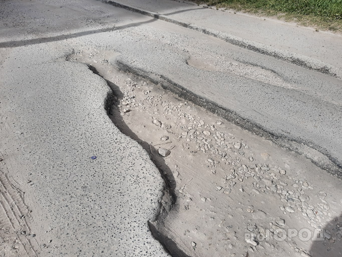 "Глубиной 15 сантиметров": йошкаролинец рассказал о проблемном участке дороги