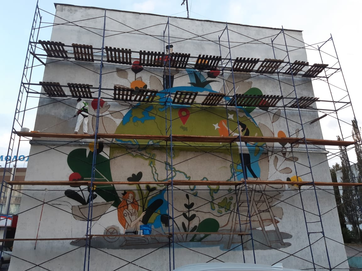 Художники стрит-арта раскрыли тему нового граффити в Йошкар-Оле