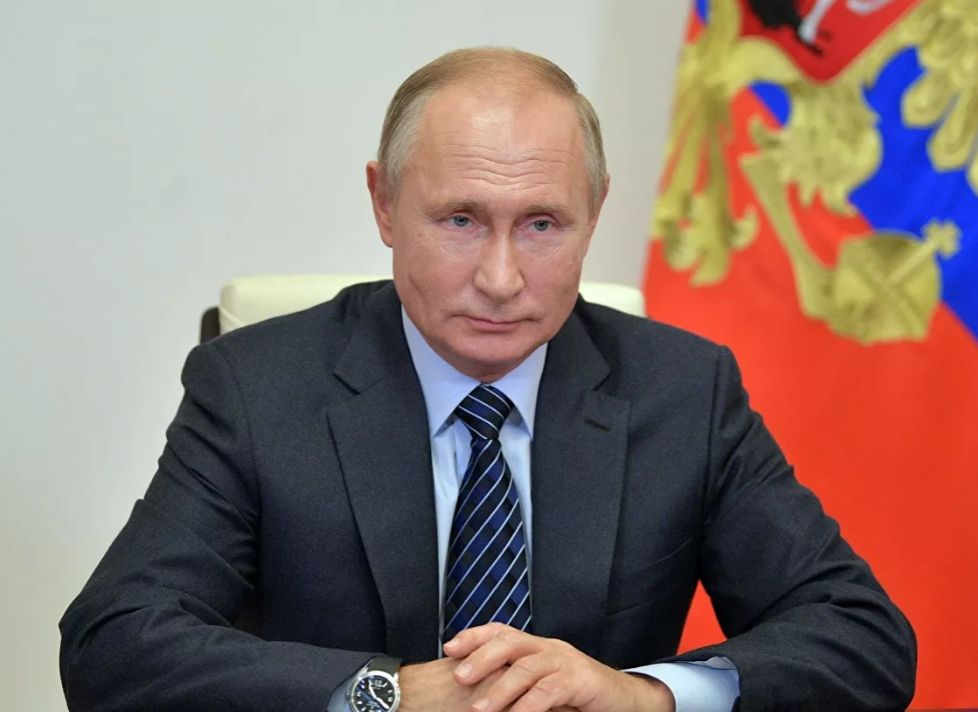 "Со следующей недели это будет стабилизировано": Путин потребовал снизить цены на продукты