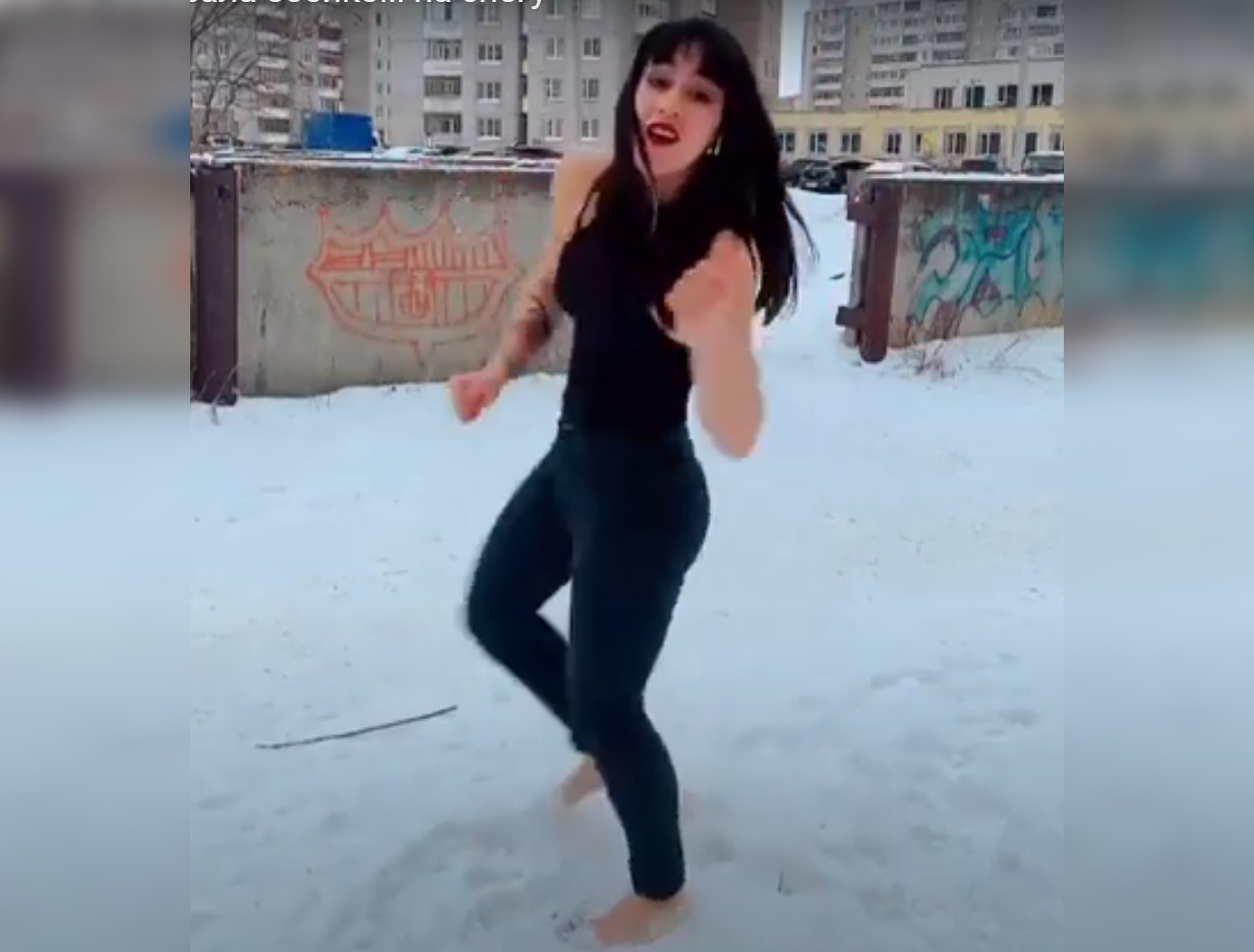 Гражданка Венесуэлы застряла в Йошкар-Оле и теперь привыкает к русской зиме, танцуя на снегу