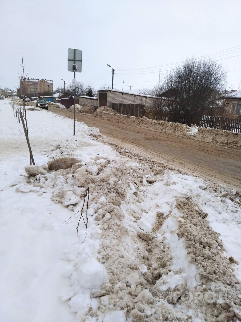 Остановка общественного транспорта в Йошкар-Оле превратилась в ледяную горку