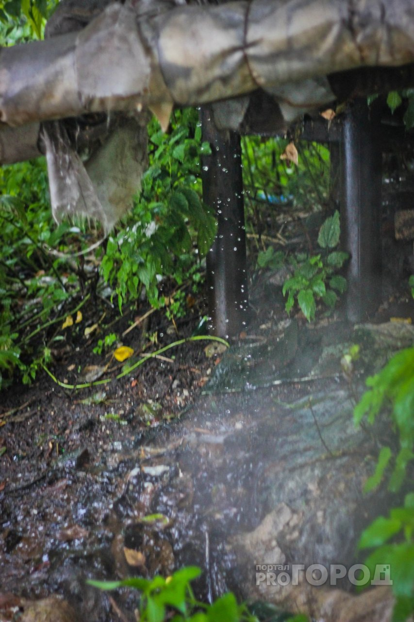 В Йошкар-Оле лопнувшая труба оставила без воды дома в частном секторе