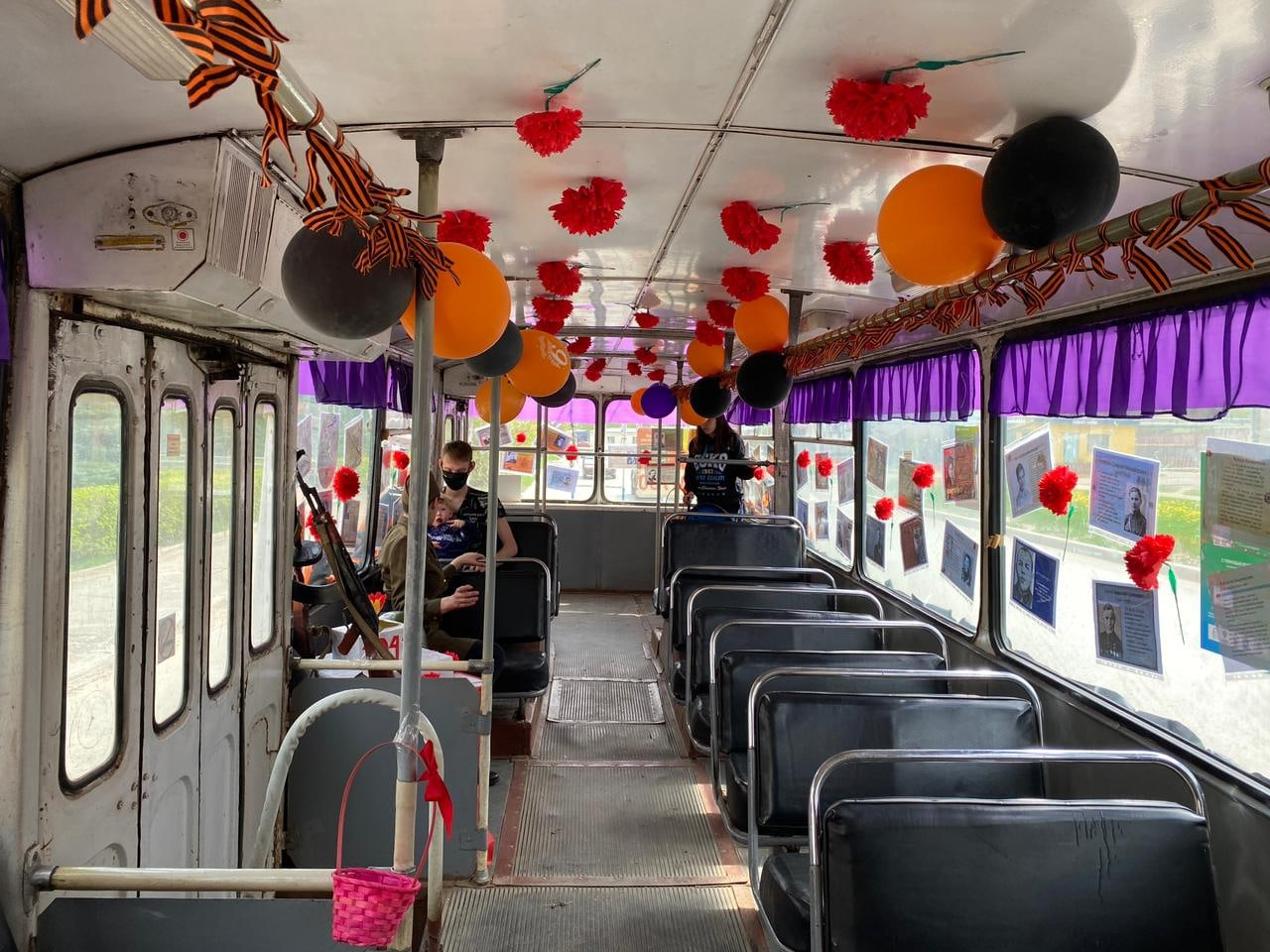 На улицах Йошкар-Олы появился троллейбус украшенный ко Дню Победы