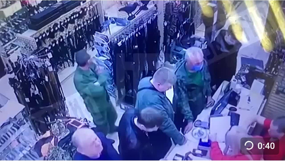 Силовики проверили йошкаролинский магазин оружия, который посещал «казанский стрелок»