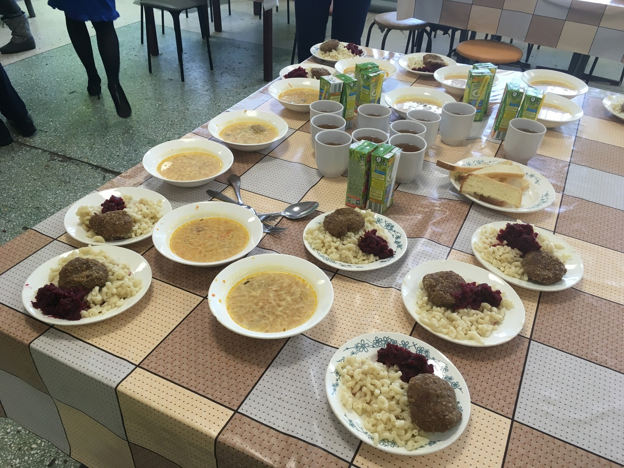 Школьники Марий Эл жалуются на невкусную еду в столовых