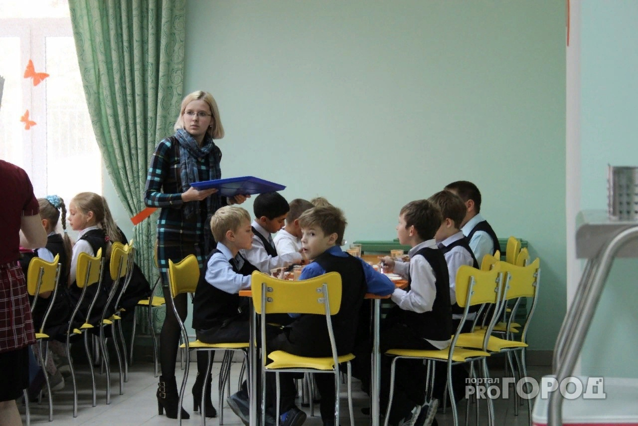 В Госдуме приняли закон о приоритетном зачислении в школу братьев и сестер