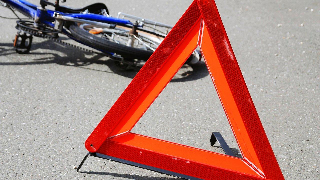 В Килемарском районе мужчина сбил двух велосипедистов