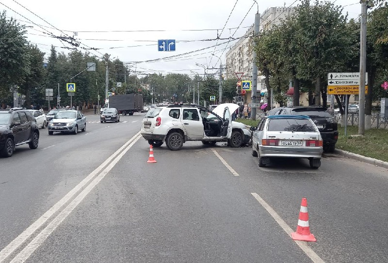 В ДТП на Первомайской, из-за которого образовалась огромная пробка, пострадал йошкаролинец