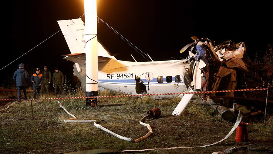 Самолет разбился с ребенком. Катастрофа л410 в Мензелинске. Самолет разбился в Татарстане л 410. Крушение самолета в Мензелинске.