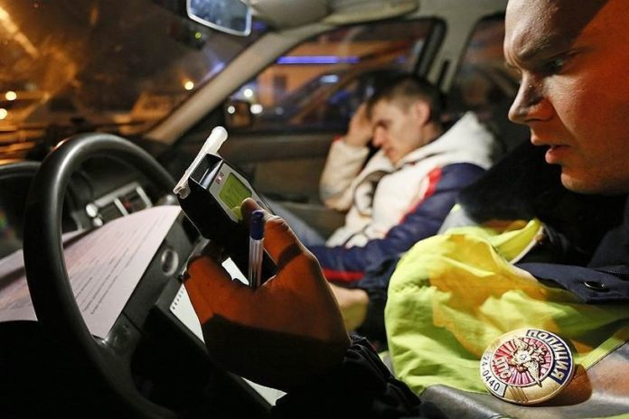 «Алкоголь и руль несовместимы»: Правительство РФ предлагает пожизненно лишать прав за вождение в нетрезвом виде