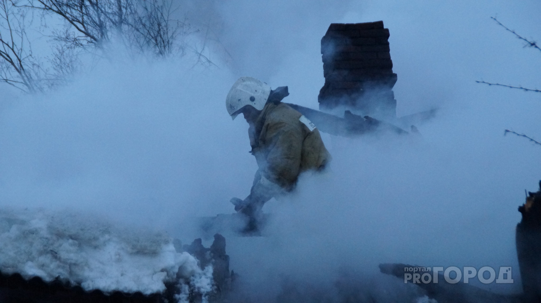 В Козьмодемьянске 15 человек тушили пожар в жилом доме