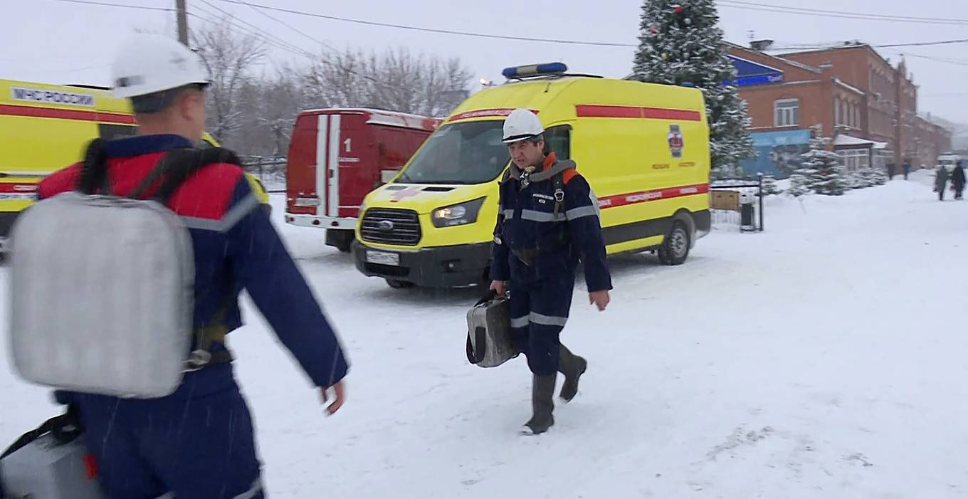 В шахте на Кузбассе из-за аварии погибли 52 человек