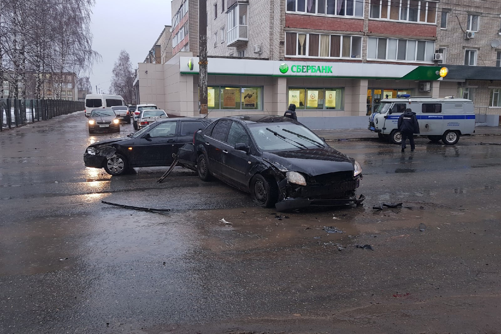 «Виновник уехал с места»: в Волжске произошло массовое ДТП с легковушками