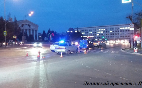 В массовом ДТП на Ленинском проспекте в Йошкар-Оле пострадал пятилетний ребенок