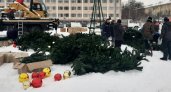 «Праздники закончились»: с центральной площади Йошкар-Олы увезли елку