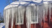 Наледь на крышах продолжает будоражить жителей Марий Эл