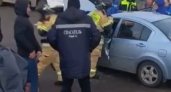 В Марий Эл сотрудникам МЧС пришлось освобождать из авто предполагаемого виновника ДТП
