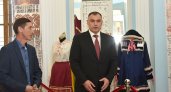 Врио главы Марий Эл Юрий Зайцев учит марийский язык с помощью телевизора